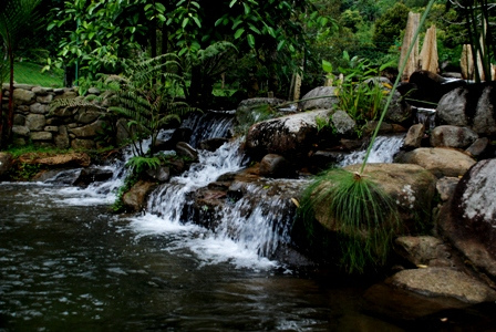 http://pahang.attractionsinmalaysia.com/img/photoState/pahang/JandaBaik/1.jpg